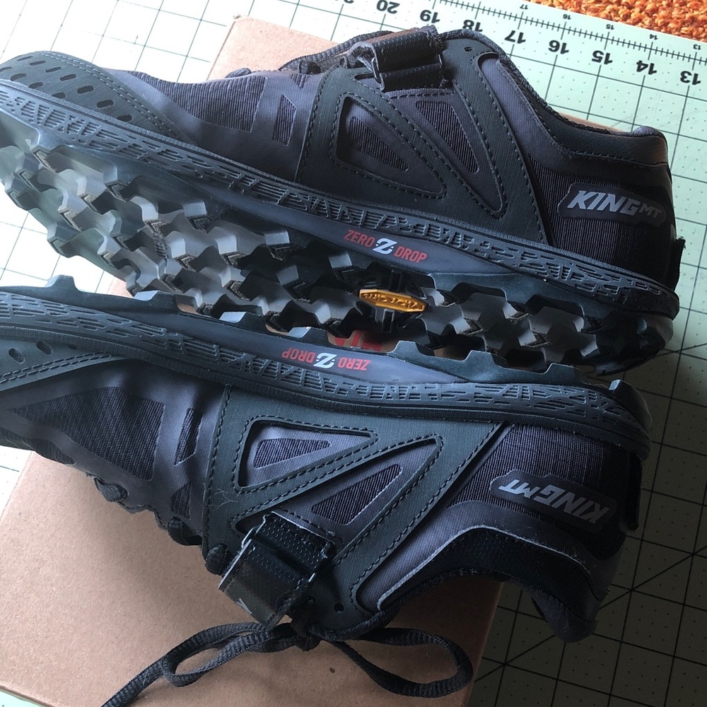 Altra women’s King MT 2 like new size 8 - Picture 4 of 9